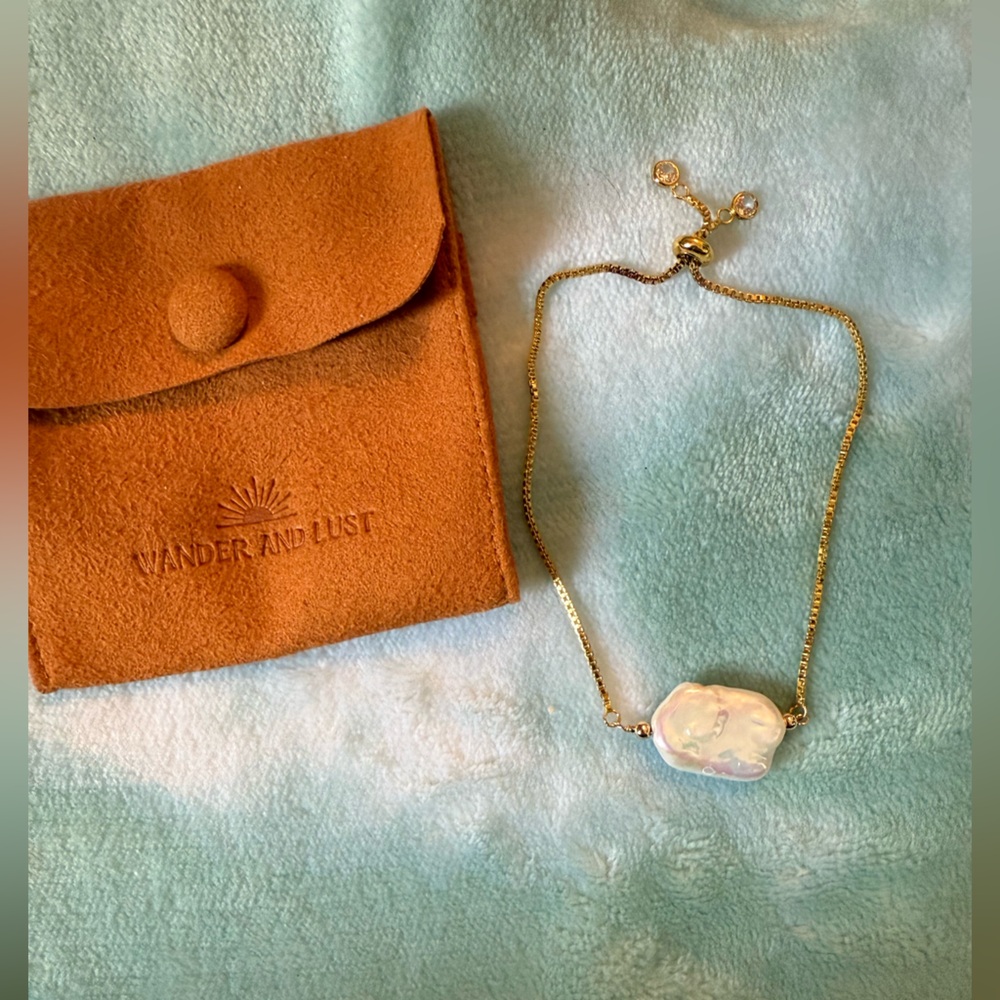 Freshwater Pearl and 16k gold plated bracelet